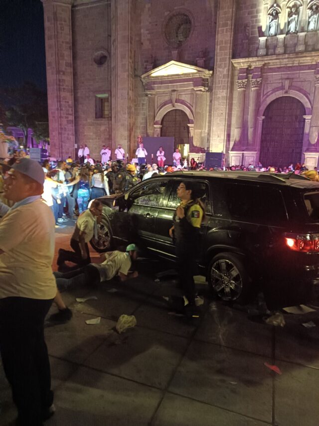 Terrorífico atropello a manifestantes en Guadalajara, hay 10 heridos